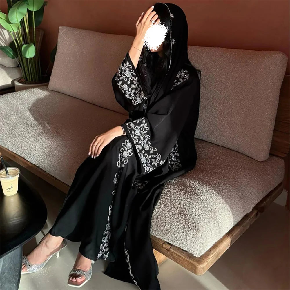 Dubai Abaya Wholesale Kaftan Embroidery Hijab Luxury Beaded Muslim Abaya for Women Dress French Gold Embellished Open Abaya