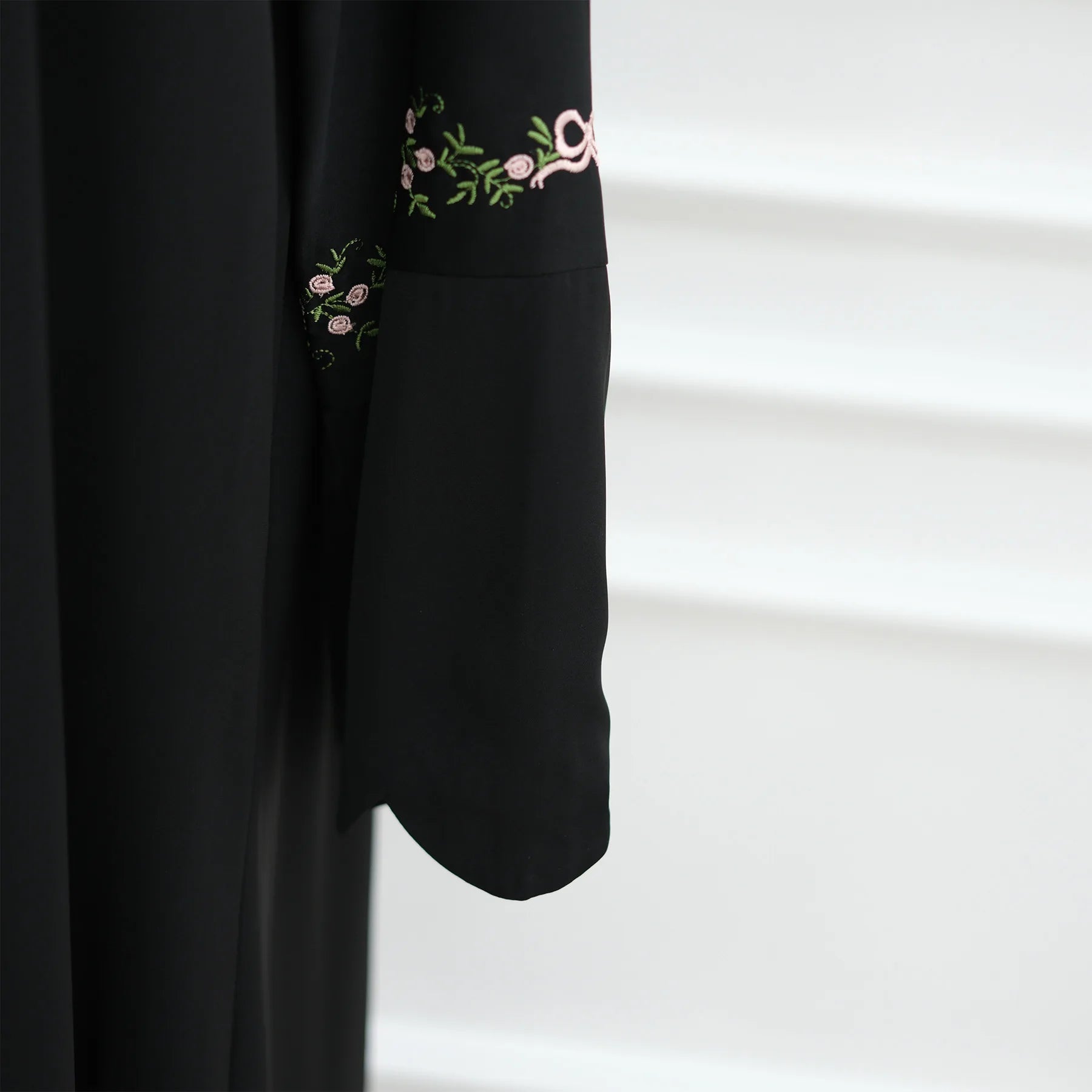 2025 Women's Dresses Embroidery Luxury Abaya Dubai Womens Clothing Front Open Abaya and Hijab 2 Piece Set Islamic Clothing