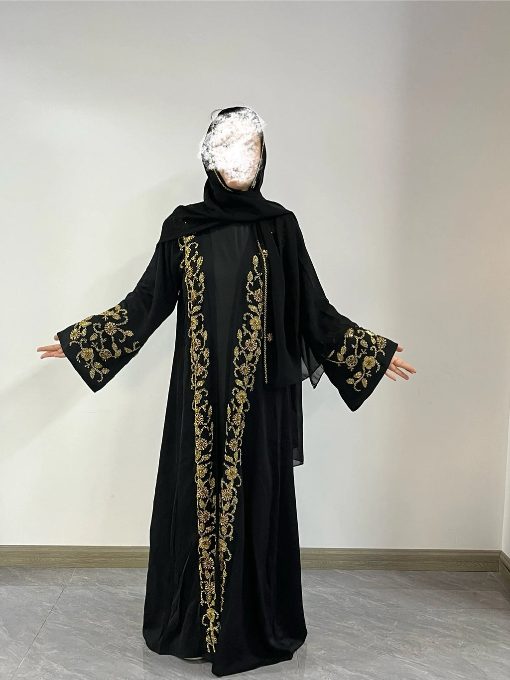 Dubai Abaya Wholesale Kaftan Embroidery Hijab Luxury Beaded Muslim Abaya for Women Dress French Gold Embellished Open Abaya