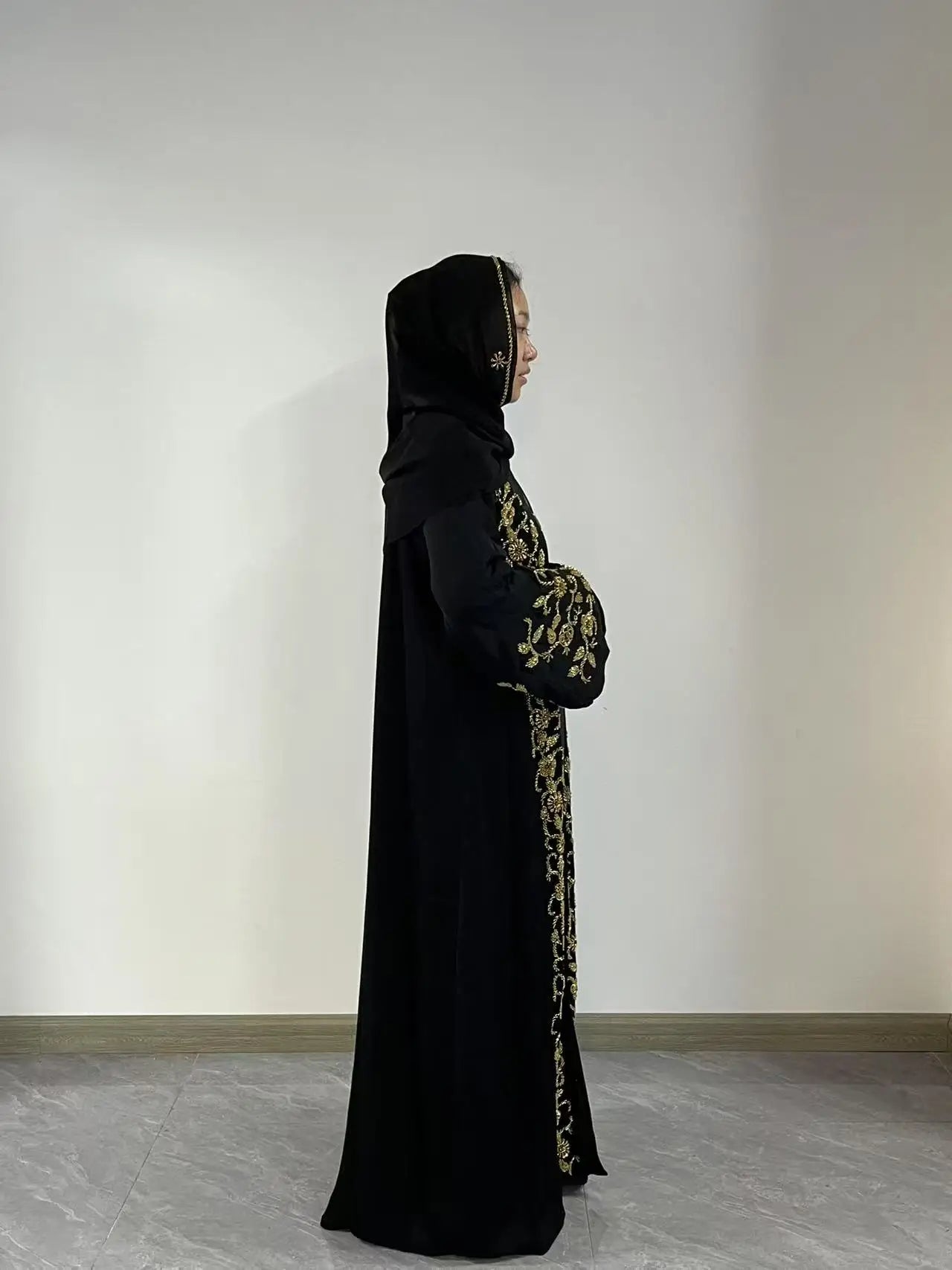 Dubai Abaya Wholesale Kaftan Embroidery Hijab Luxury Beaded Muslim Abaya for Women Dress French Gold Embellished Open Abaya